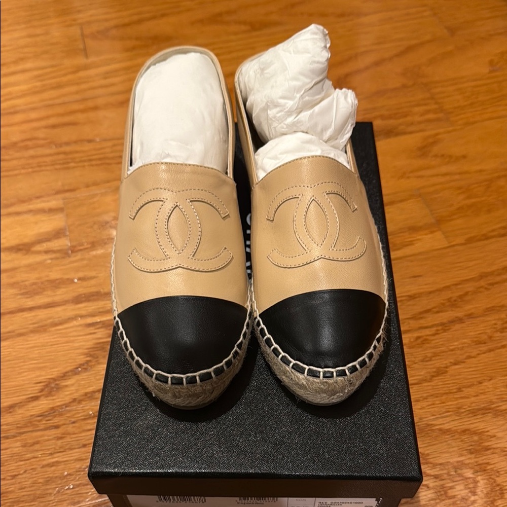 CHANEL Beige and Black Espadrilles 7 new with box